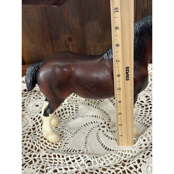 Breyer #5445 ALBA Dark Bay Sabino Clydesdale Mare - TSC 80th Anniversary (2018) - Picture 9 of 10